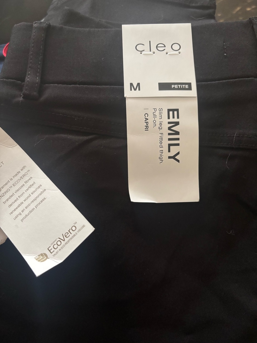 cleo EMILY Slim Leg Capri in Black